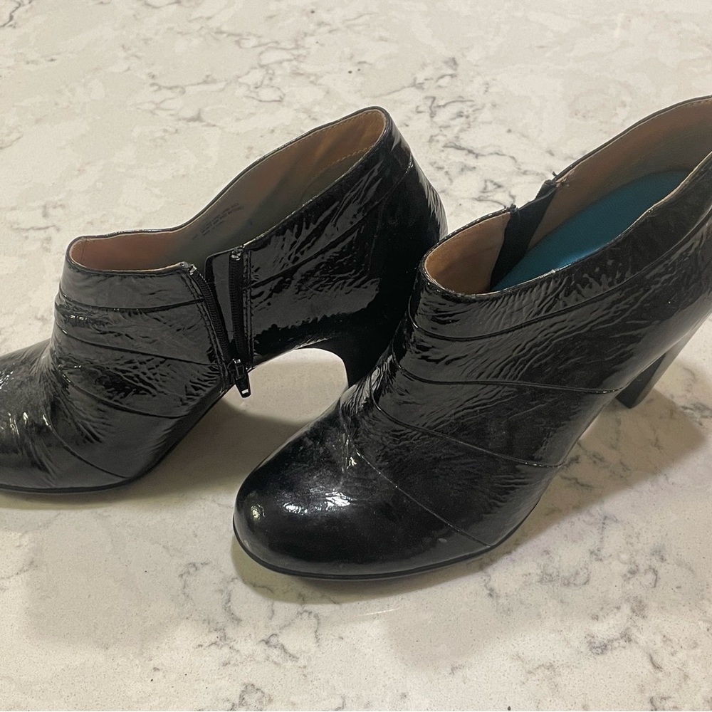 Black Softt healed boots